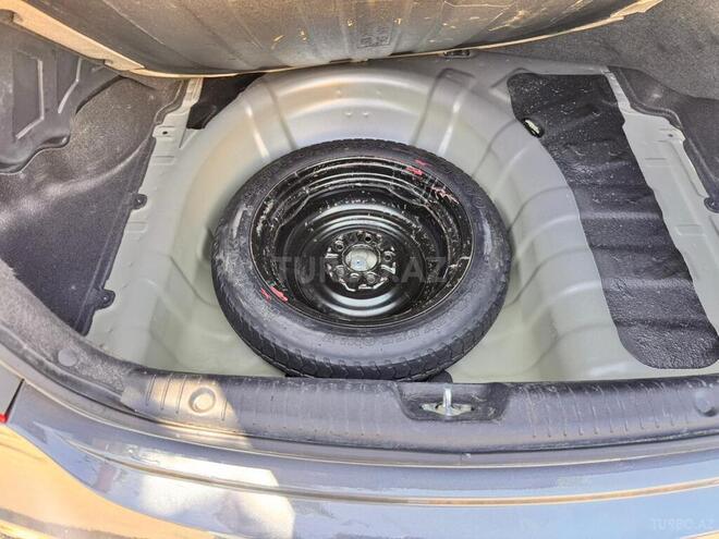 Hyundai Accent-15