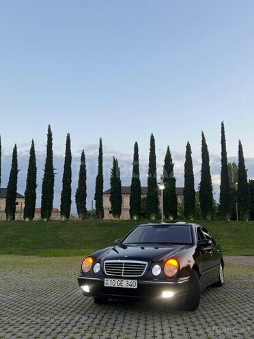 Mercedes E 240-2