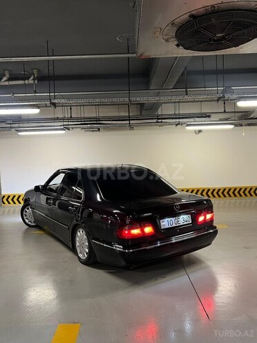 Mercedes E 240-7