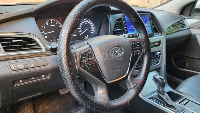 Hyundai Sonata-5