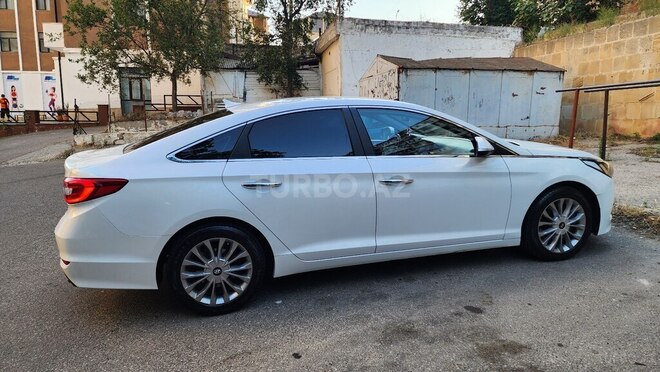 Hyundai Sonata-14