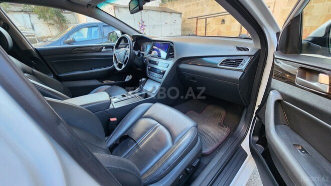 Hyundai Sonata-13