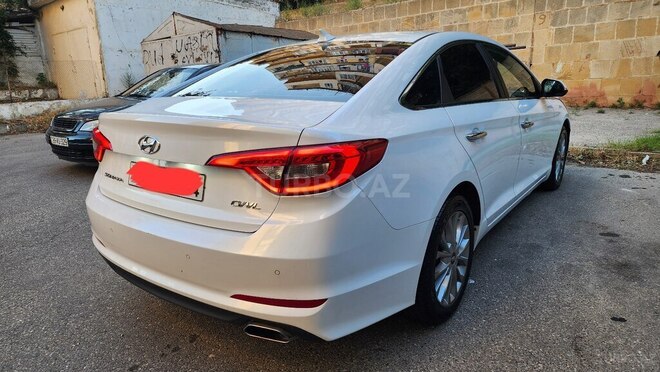 Hyundai Sonata-16