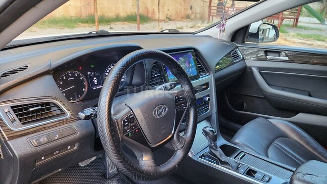 Hyundai Sonata-19