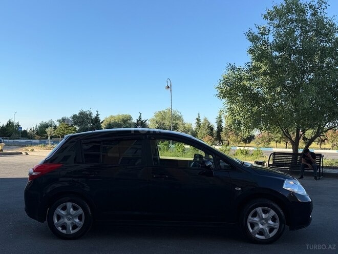 Nissan Tiida-6