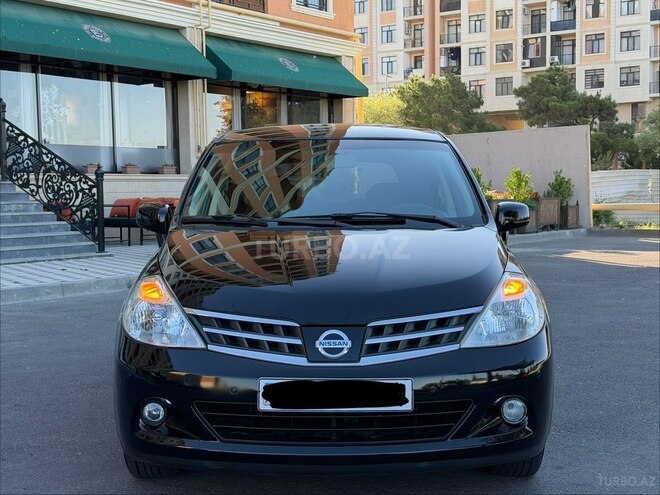 Nissan Tiida-1