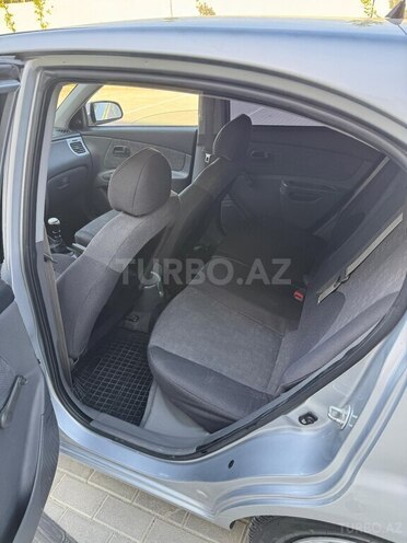 Kia Rio-12