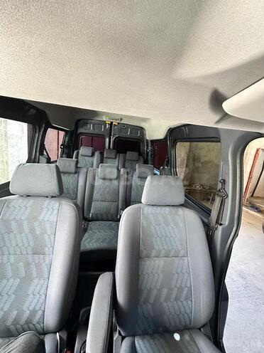 Ford Tourneo Connect-12