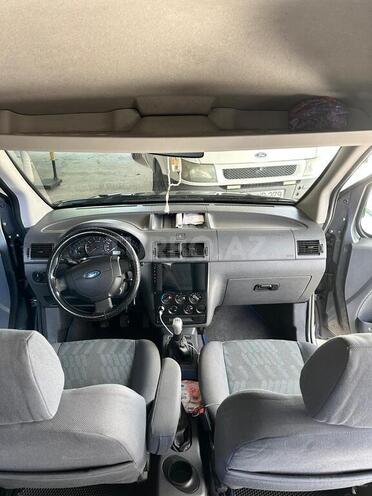 Ford Tourneo Connect-11