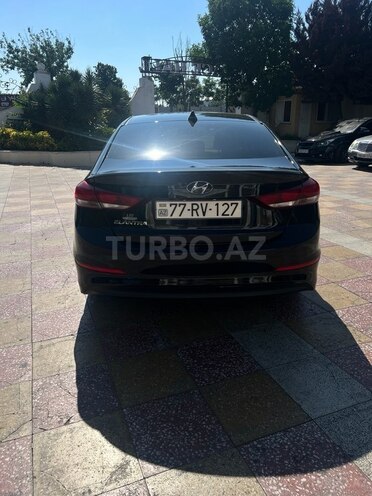 Hyundai Elantra-2
