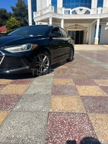 Hyundai Elantra-5