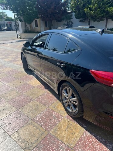 Hyundai Elantra-7
