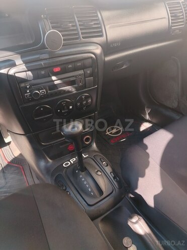 Opel Vectra-4