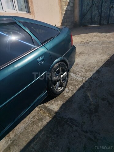 Opel Vectra-12
