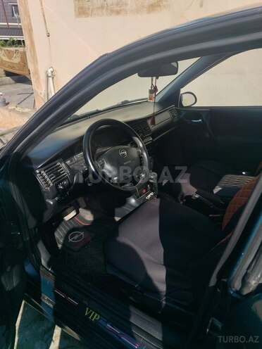 Opel Vectra-7