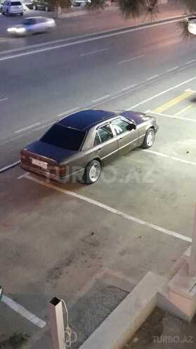 Mercedes 200 D-10