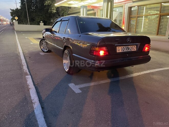 Mercedes 200 D-7