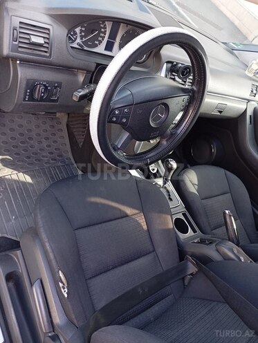 Mercedes B 150-2