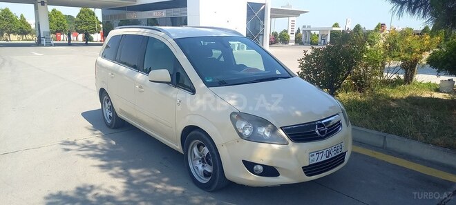 Opel Zafira-13