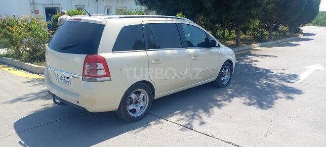 Opel Zafira-17