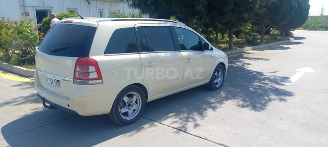 Opel Zafira-14
