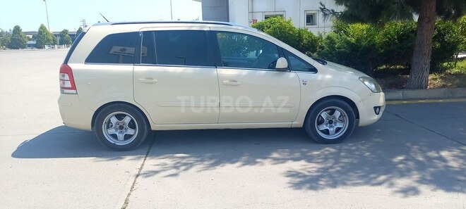 Opel Zafira-19