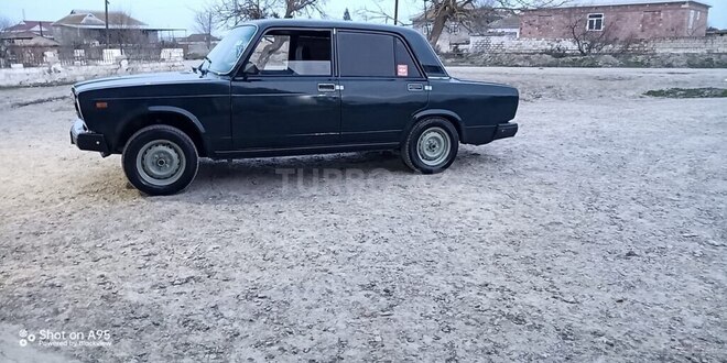 LADA (VAZ) 2107-2