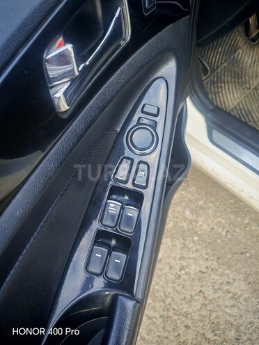 Hyundai Sonata-11