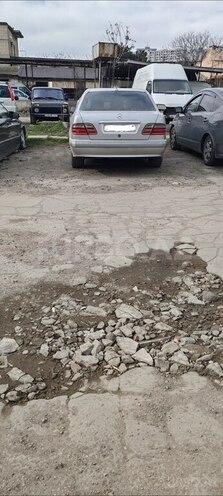 Mercedes E 220-4