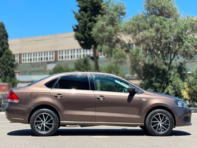 Volkswagen Polo-7