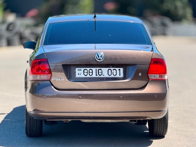 Volkswagen Polo-9