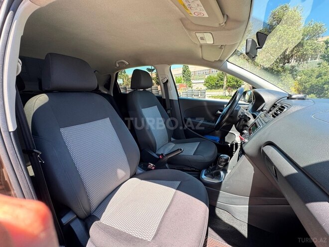 Volkswagen Polo-14