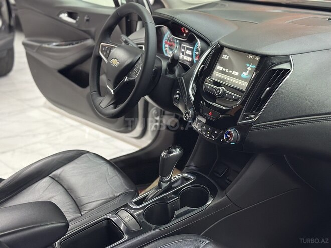Chevrolet Cruze-16