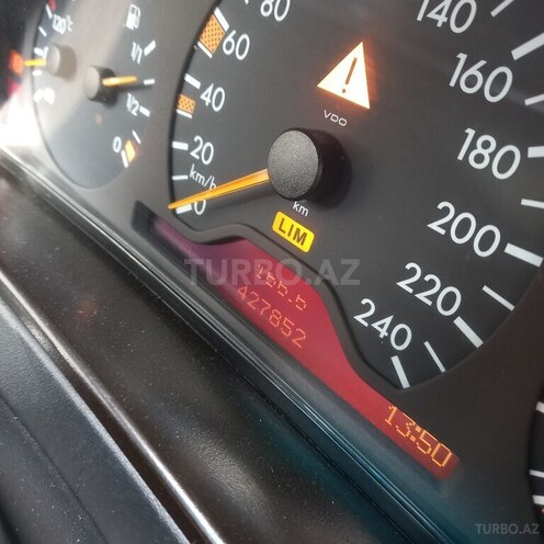 Mercedes E 240-5