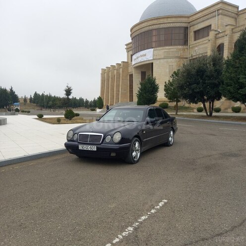 Mercedes E 240-6