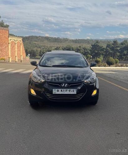 Hyundai Elantra-1