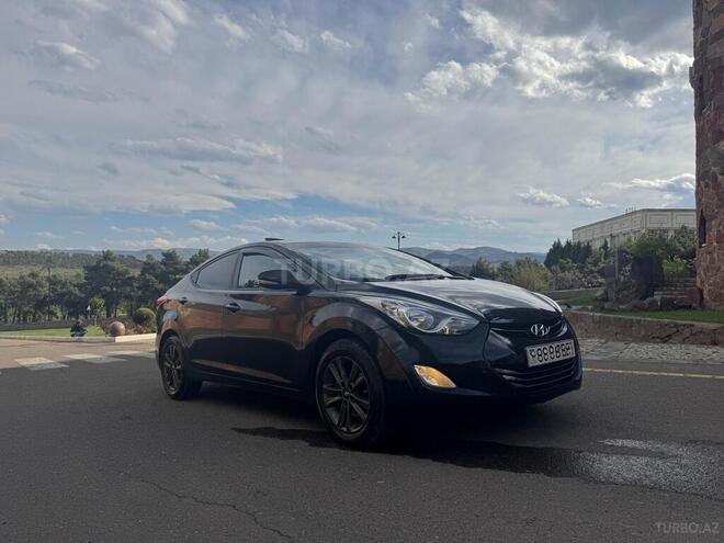 Hyundai Elantra-4