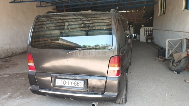 Mercedes Vito 110 D -2