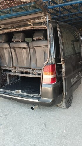 Mercedes Vito 110 D -8