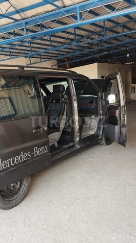 Mercedes Vito 110 D -6