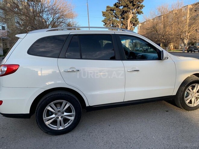 Hyundai Santa Fe-8