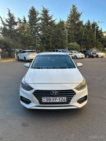Hyundai Accent-1