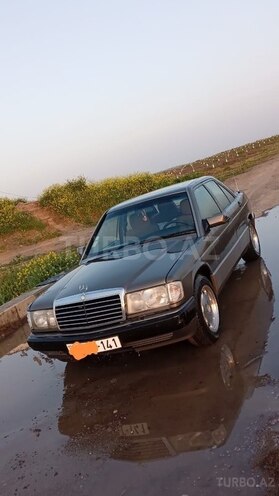 Mercedes 190-1