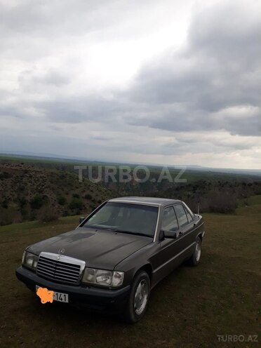 Mercedes 190-5