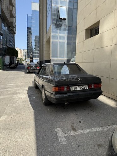 Mercedes 190-2