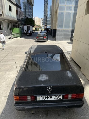 Mercedes 190-10