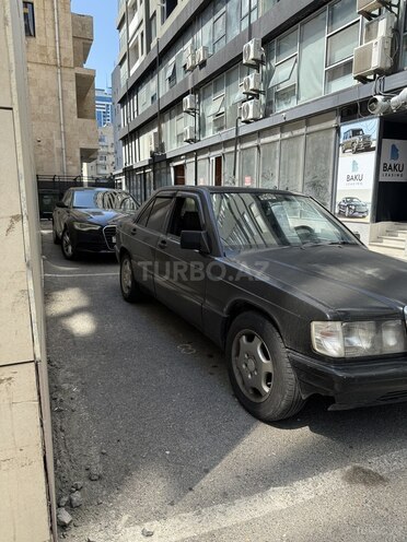 Mercedes 190-9