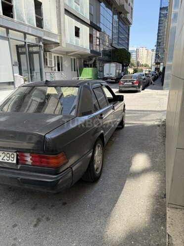 Mercedes 190-8