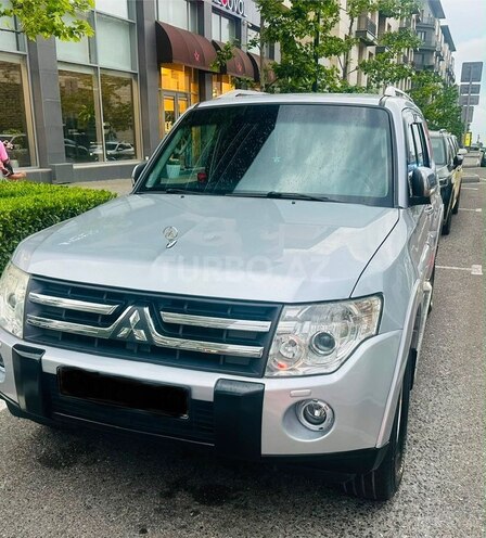Mitsubishi Pajero-1