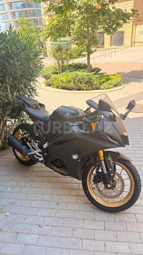 Yamaha R15 V4-2